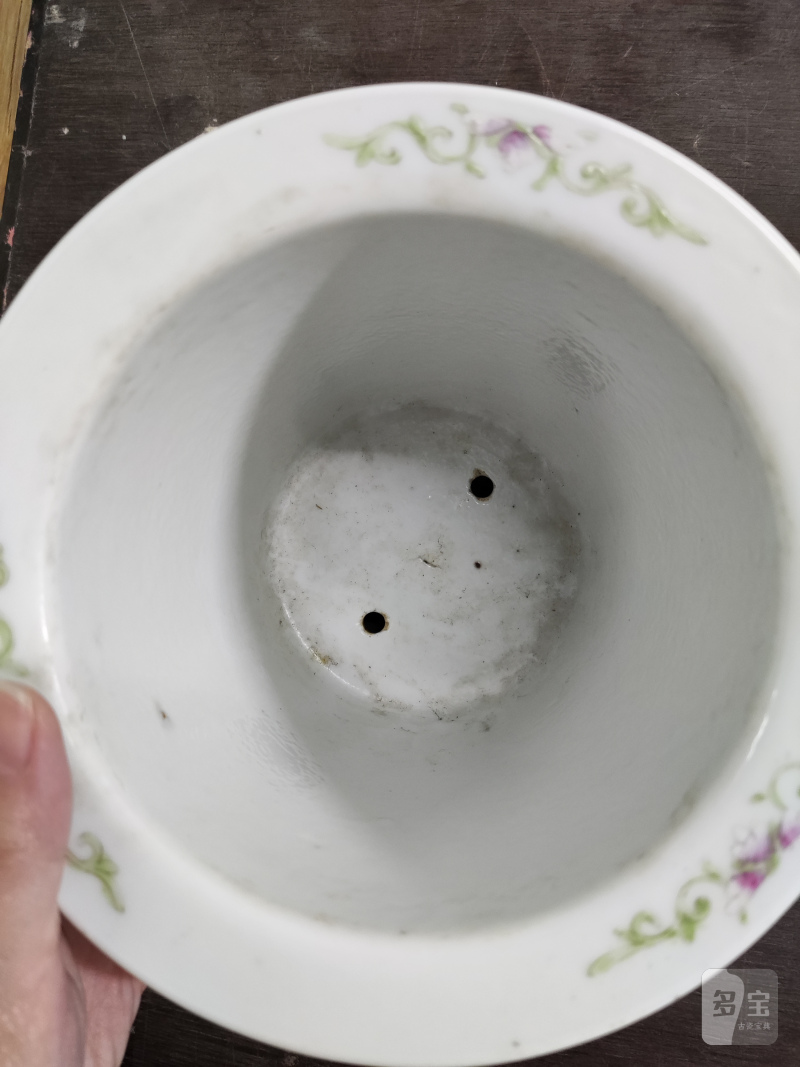 清 粉彩花卉纹花盆 - 图4